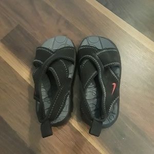 (SOLD) Nike black boys/toddler sandals